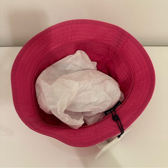 Jacquemus
Le Bob Ovalie bucket hat - Picture 8 of 11